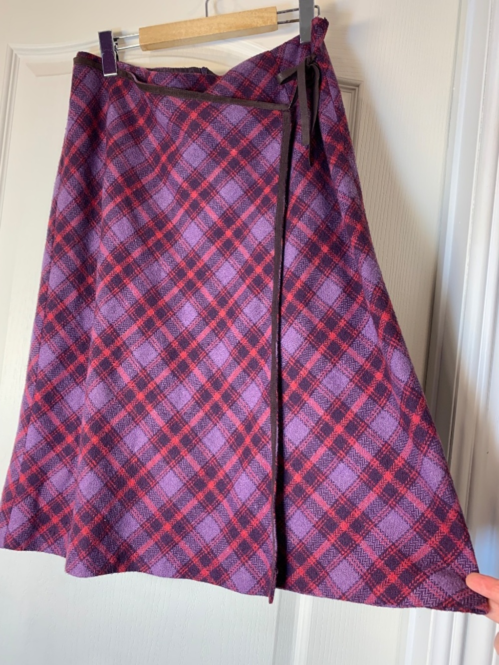 Vintage 90s Tristan & Iseult Plaid Wool Blend Wrap Skirt Size 14 Dark Academia